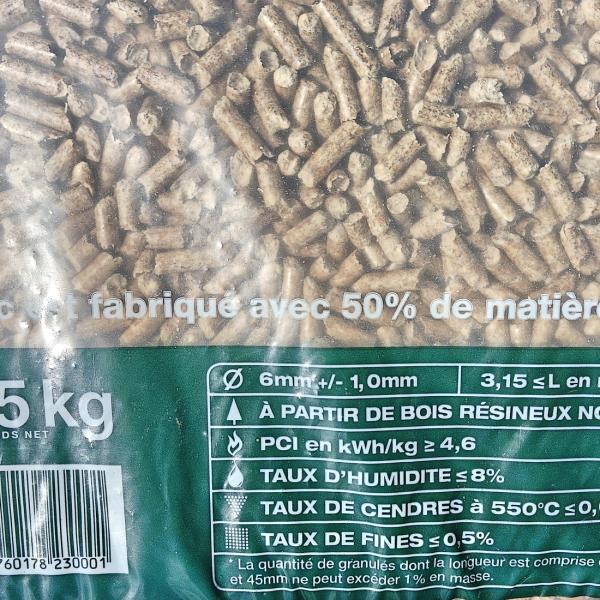 granulés de bois 100% résineux eo2 dinplus sac 15kg Granulés de bois 100% résineux - EO2 DINplus - SAC 15kg